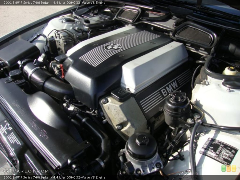 4.4 Liter DOHC 32-Valve V8 Engine for the 2001 BMW 7 Series #41060555