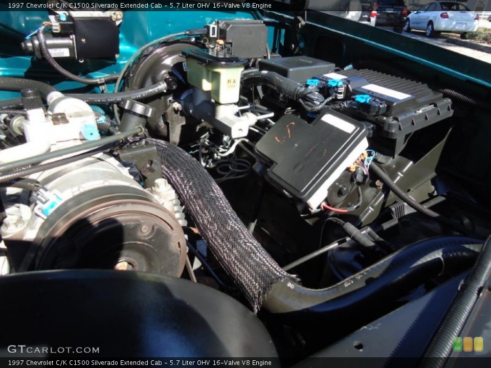 5.7 Liter OHV 16-Valve V8 Engine for the 1997 Chevrolet C/K #41555538
