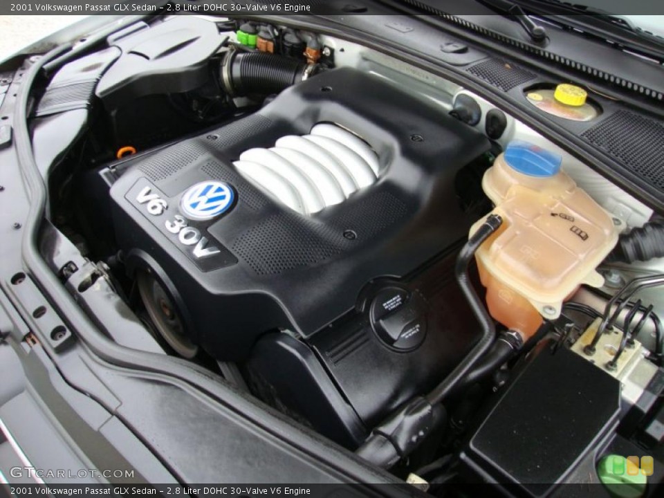 2.8 Liter DOHC 30-Valve V6 Engine for the 2001 Volkswagen Passat #41555882