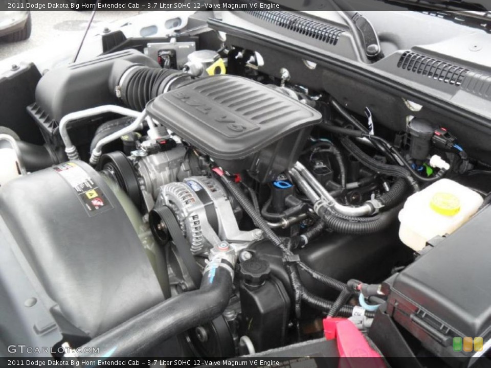 3.7 Liter SOHC 12-Valve Magnum V6 Engine for the 2011 Dodge Dakota #42197251