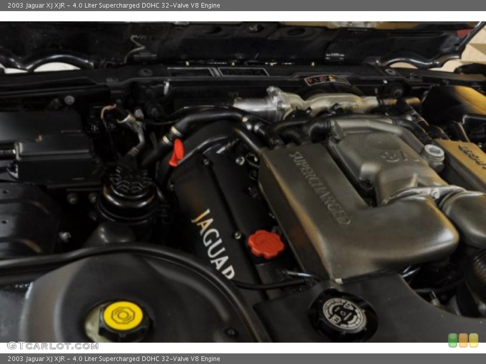4.0 Liter Supercharged DOHC 32-Valve V8 2003 Jaguar XJ Engine