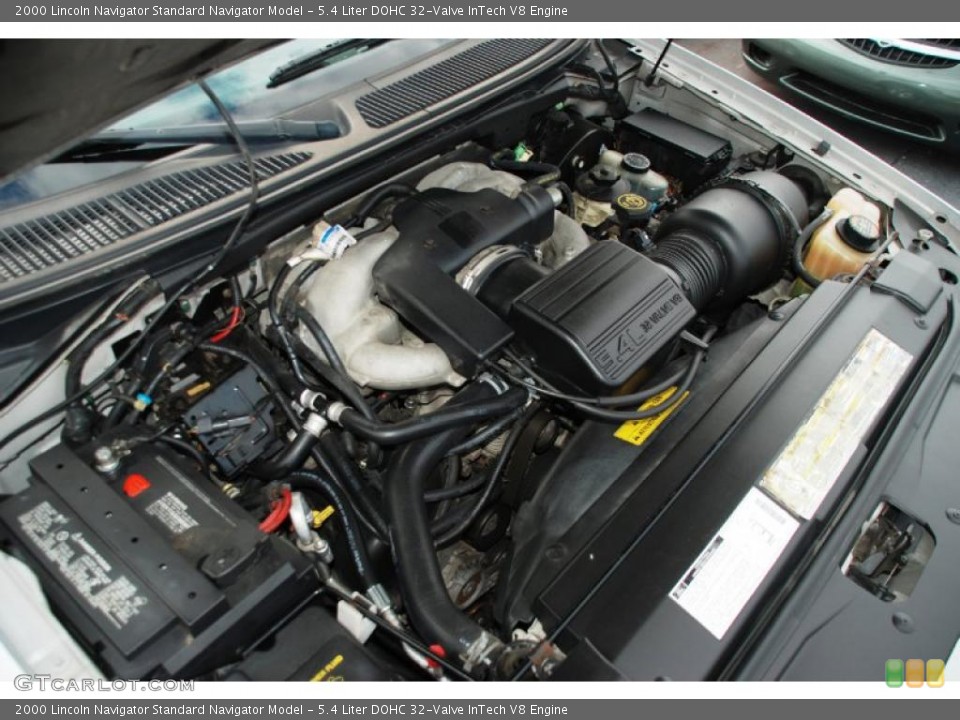 5.4 Liter DOHC 32-Valve InTech V8 2000 Lincoln Navigator Engine