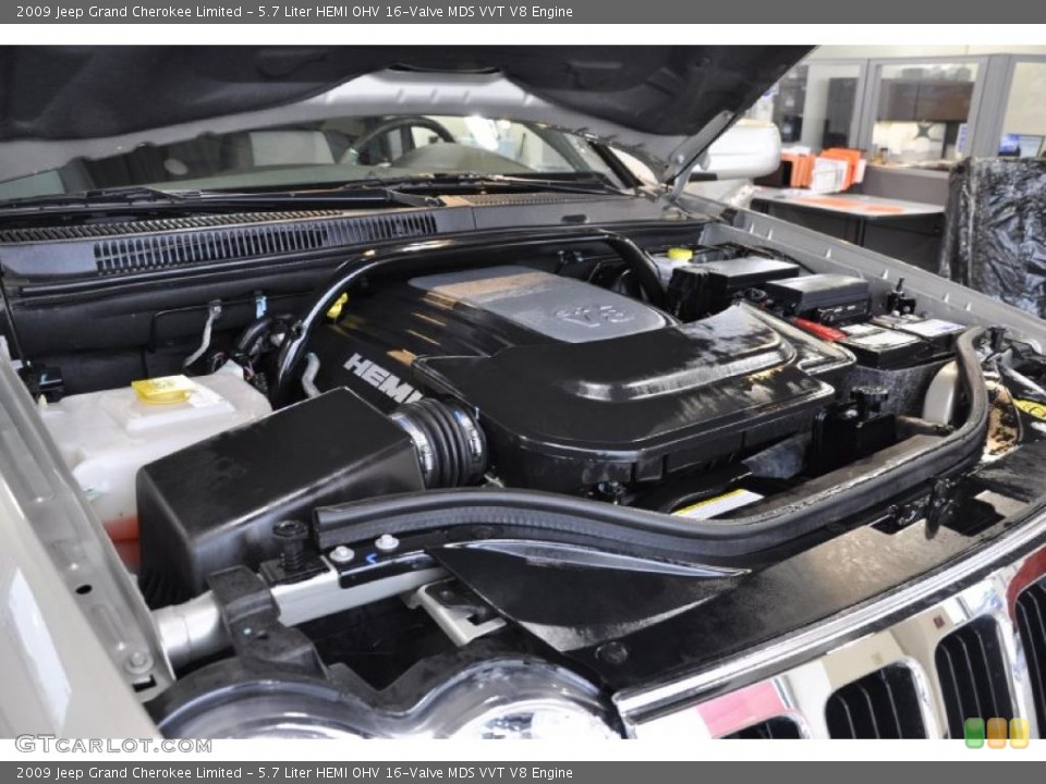 5.7 Liter HEMI OHV 16-Valve MDS VVT V8 2009 Jeep Grand Cherokee Engine
