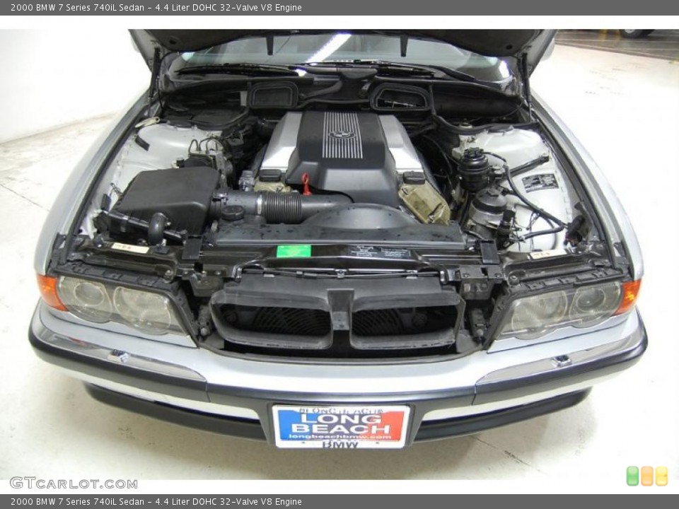 4.4 Liter DOHC 32-Valve V8 Engine for the 2000 BMW 7 Series #43645734