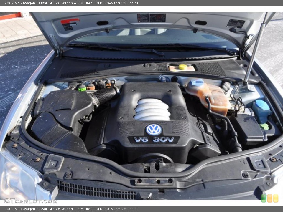 2.8 Liter DOHC 30-Valve V6 Engine for the 2002 Volkswagen Passat #45186561