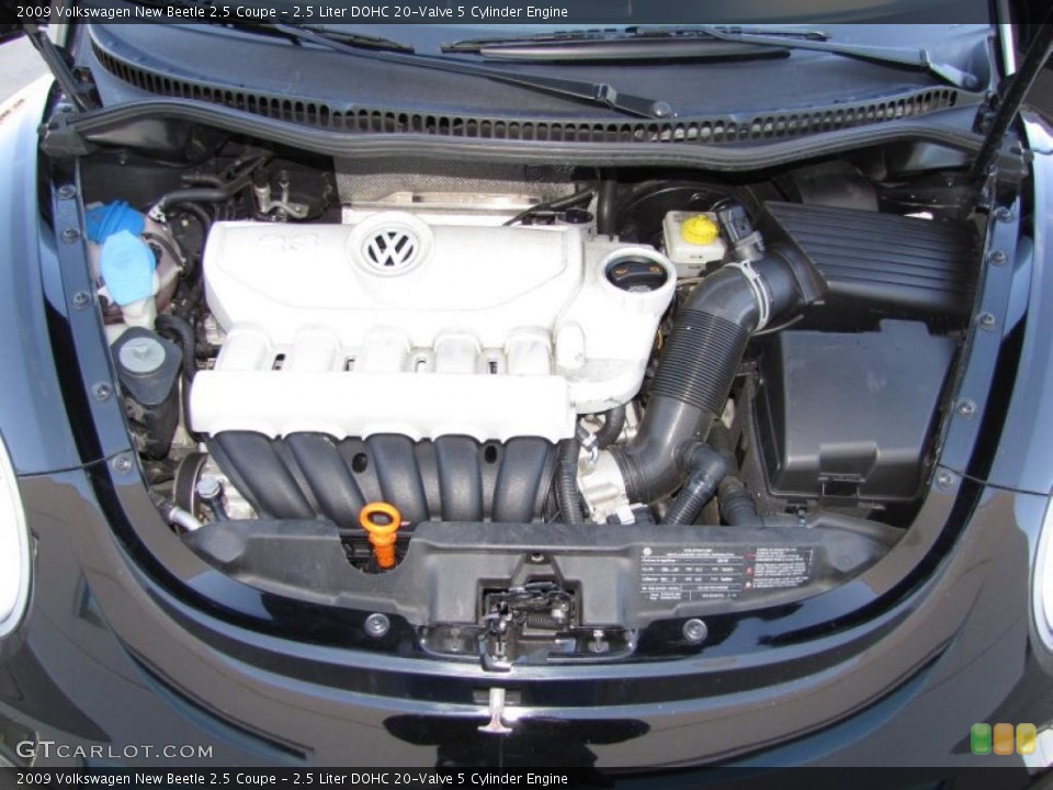 2.5 Liter DOHC 20-Valve 5 Cylinder Engine for the 2009 Volkswagen New Beetle #45236857