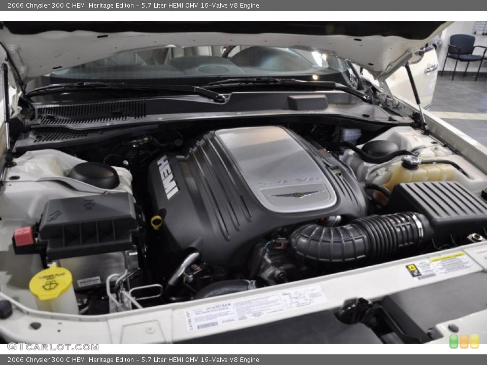 5.7 Liter HEMI OHV 16-Valve V8 Engine for the 2006 Chrysler 300 #45425051