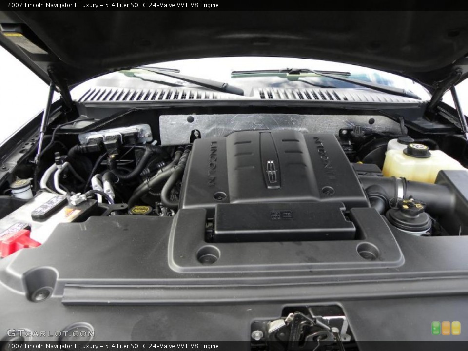 5.4 Liter SOHC 24-Valve VVT V8 Engine for the 2007 Lincoln Navigator #45439492