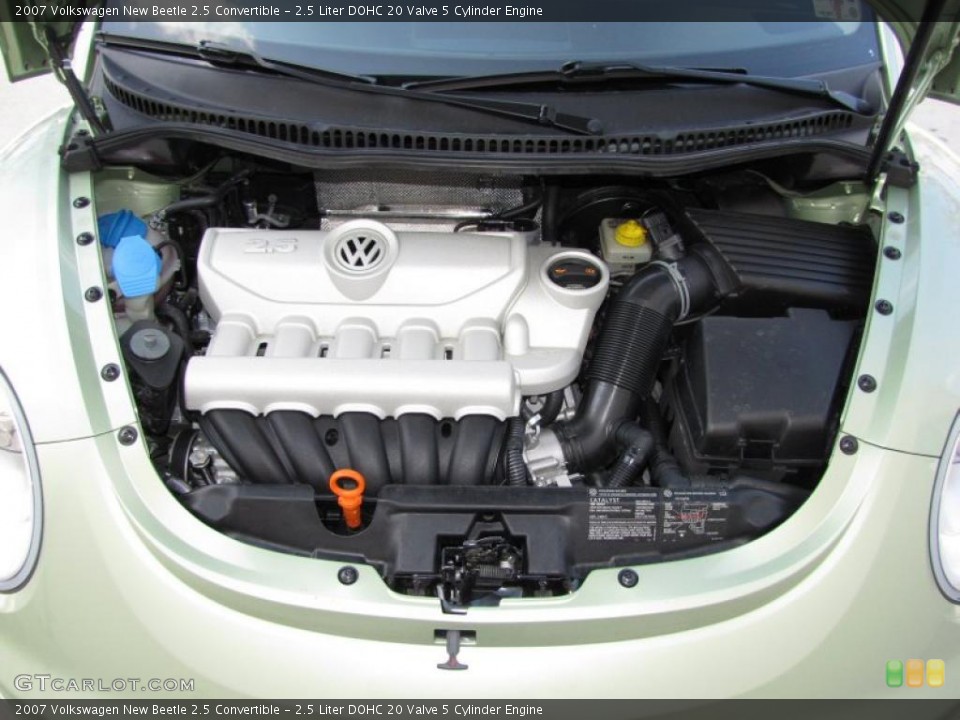 2.5 Liter DOHC 20 Valve 5 Cylinder Engine for the 2007 Volkswagen New Beetle #45504975