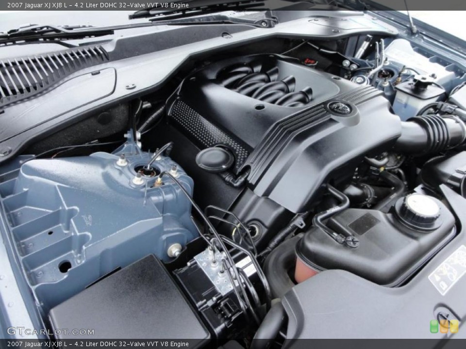 4.2 Liter DOHC 32-Valve VVT V8 Engine for the 2007 Jaguar XJ #45664548