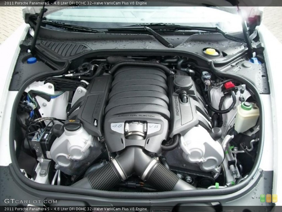 4.8 Liter DFI DOHC 32-Valve VarioCam Plus V8 Engine for the 2011 Porsche Panamera #46550714