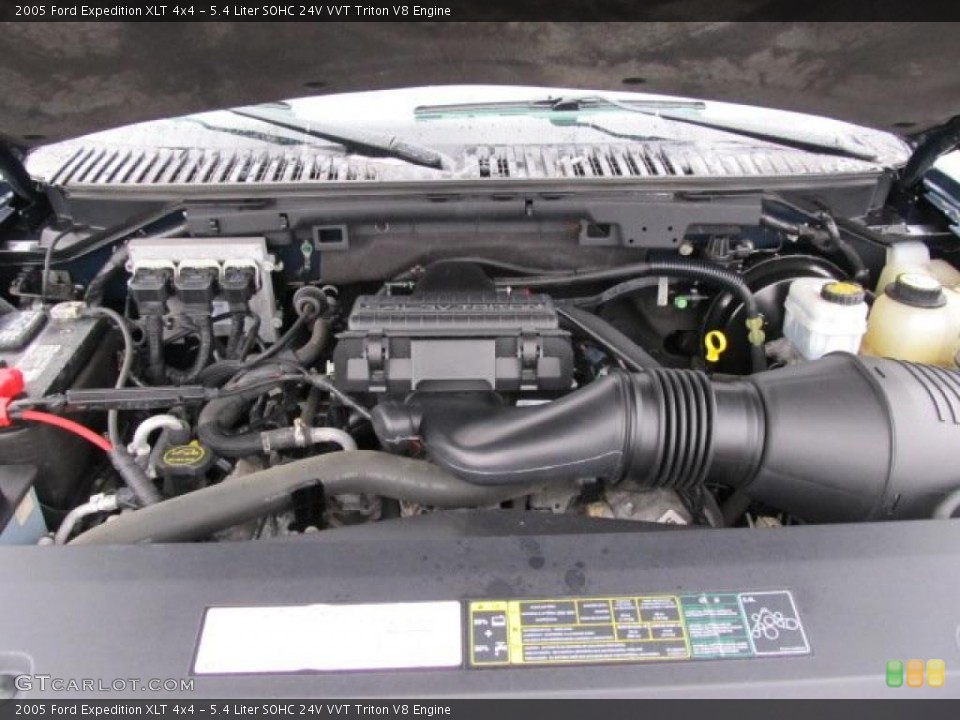 5.4 Liter SOHC 24V VVT Triton V8 Engine for the 2005 Ford Expedition #46587636