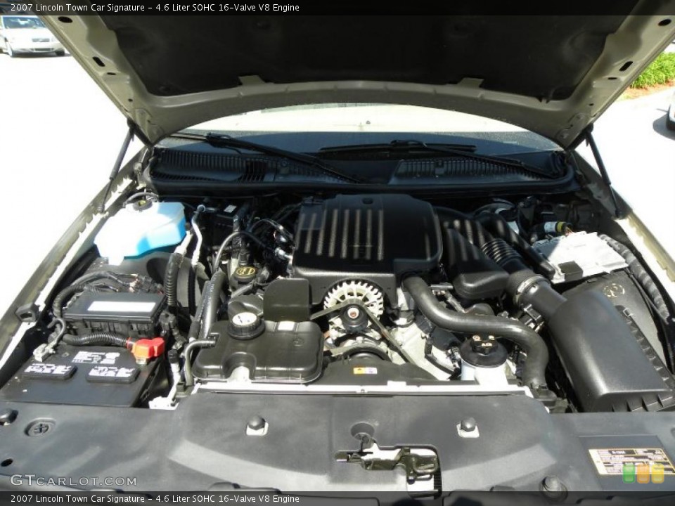 4.6 Liter SOHC 16-Valve V8 Engine for the 2007 Lincoln Town Car #46825305