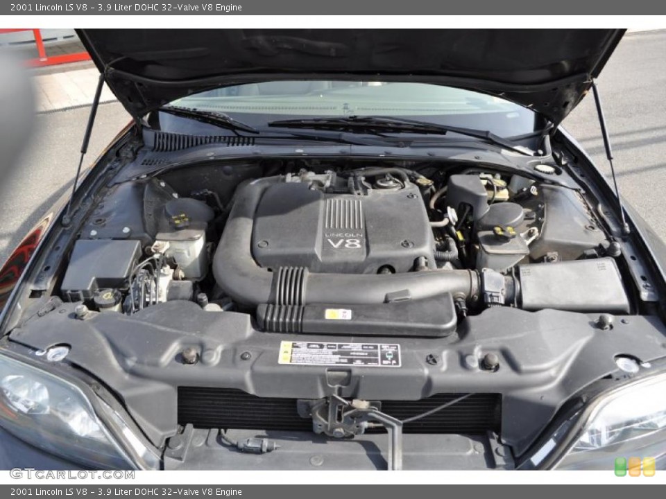 3.9 Liter DOHC 32-Valve V8 Engine for the 2001 Lincoln LS #46979454