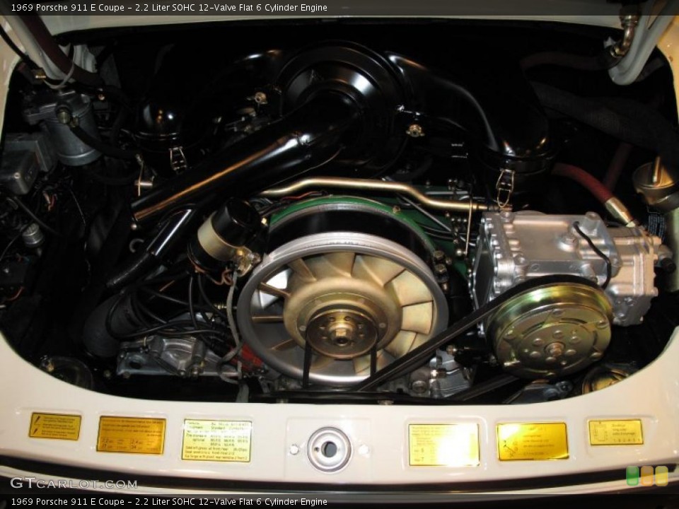 2.2 Liter SOHC 12-Valve Flat 6 Cylinder 1969 Porsche 911 Engine