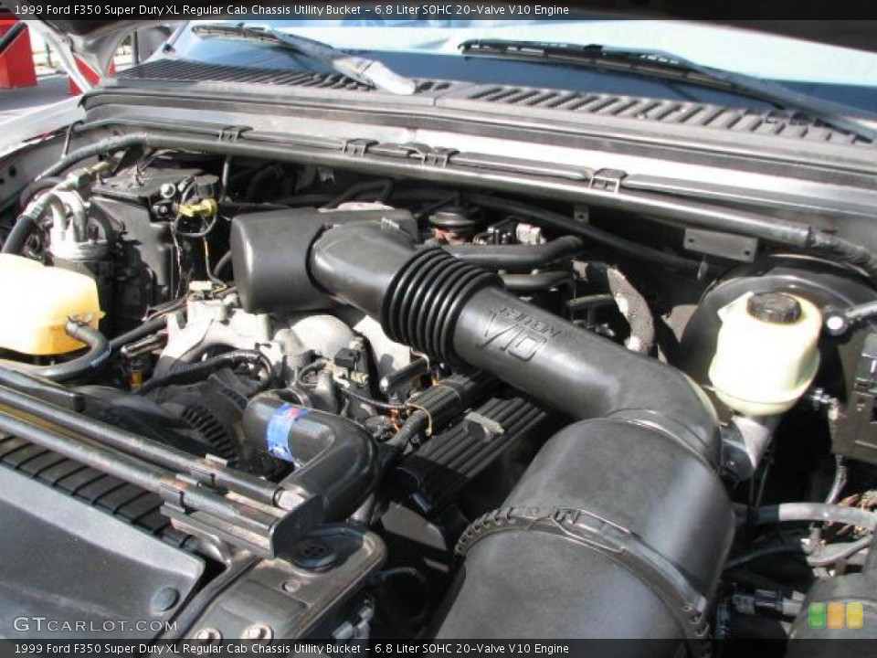 6.8 Liter SOHC 20-Valve V10 1999 Ford F350 Super Duty Engine