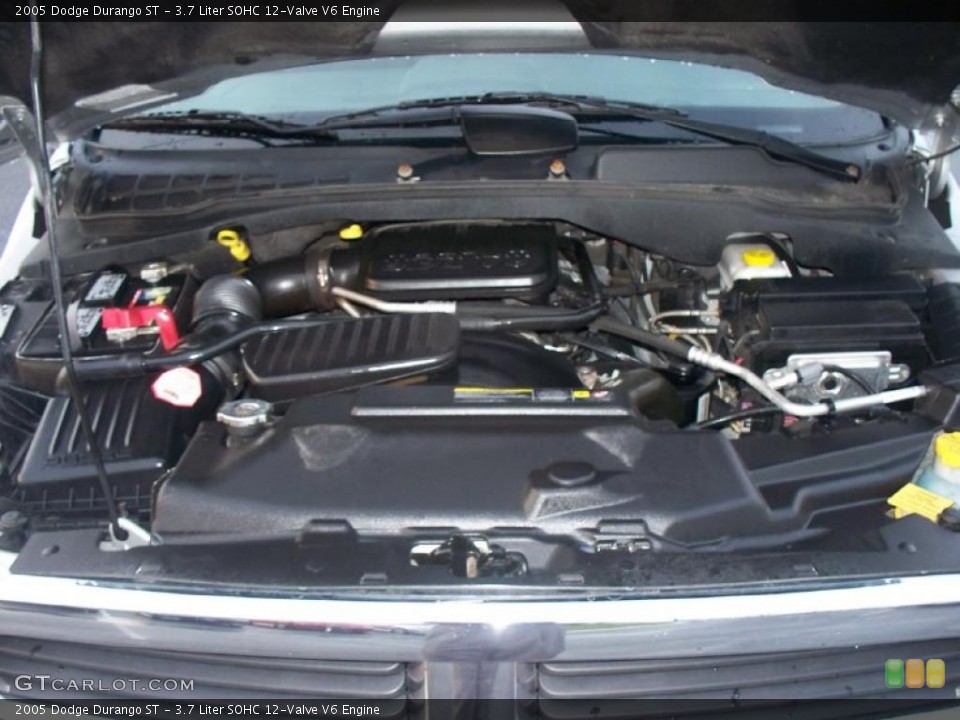 3.7 Liter SOHC 12-Valve V6 2005 Dodge Durango Engine