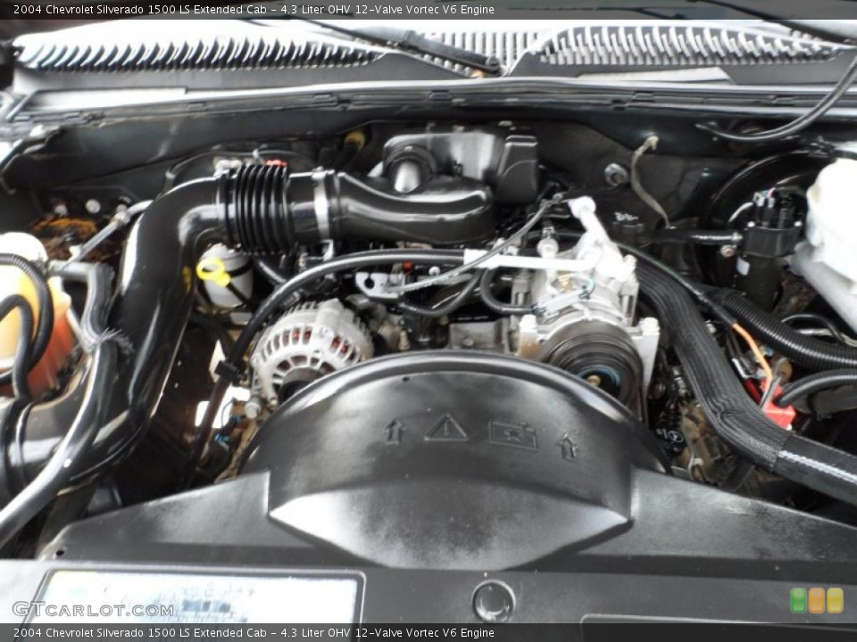 4.3 Liter OHV 12-Valve Vortec V6 2004 Chevrolet Silverado 1500 Engine