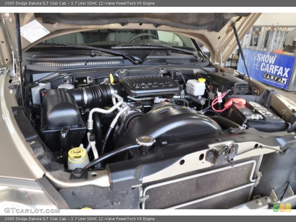 3.7 Liter SOHC 12-Valve PowerTech V6 Engine for the 2005 Dodge Dakota #50495398