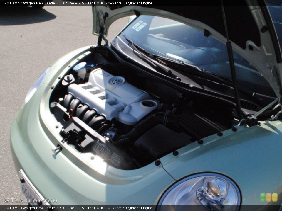 2.5 Liter DOHC 20-Valve 5 Cylinder Engine for the 2010 Volkswagen New Beetle #51277300