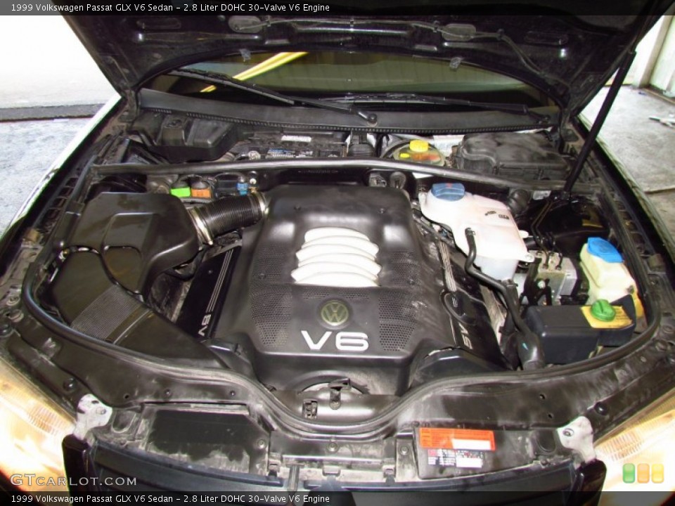 2.8 Liter DOHC 30-Valve V6 1999 Volkswagen Passat Engine