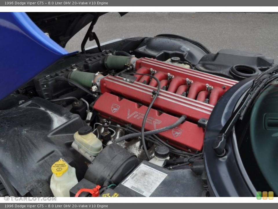 8.0 Liter OHV 20-Valve V10 1996 Dodge Viper Engine