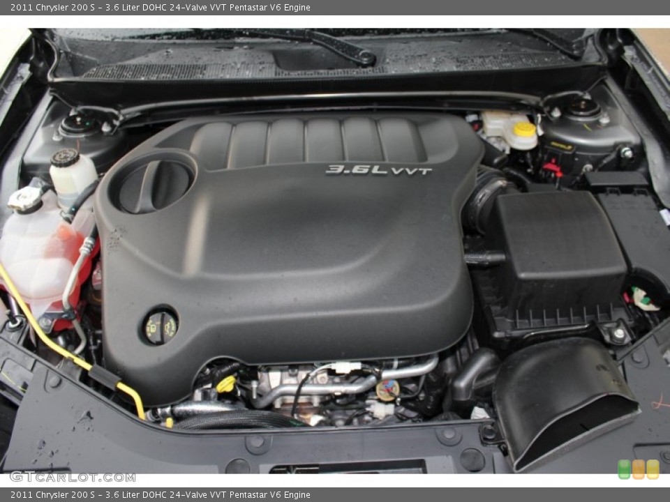3.6 Liter DOHC 24-Valve VVT Pentastar V6 Engine for the 2011 Chrysler 200 #52340877