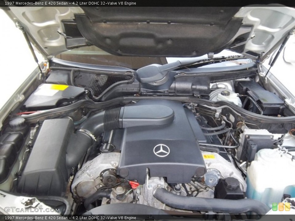 4.2 Liter DOHC 32-Valve V8 1997 Mercedes-Benz E Engine