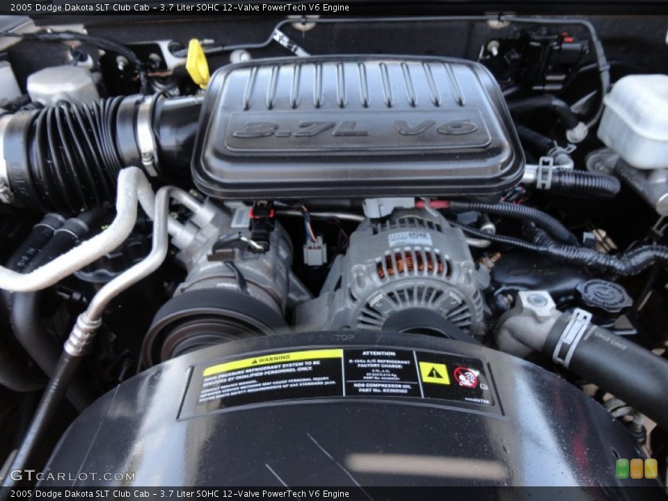 3.7 Liter SOHC 12-Valve PowerTech V6 Engine for the 2005 Dodge Dakota #52548776