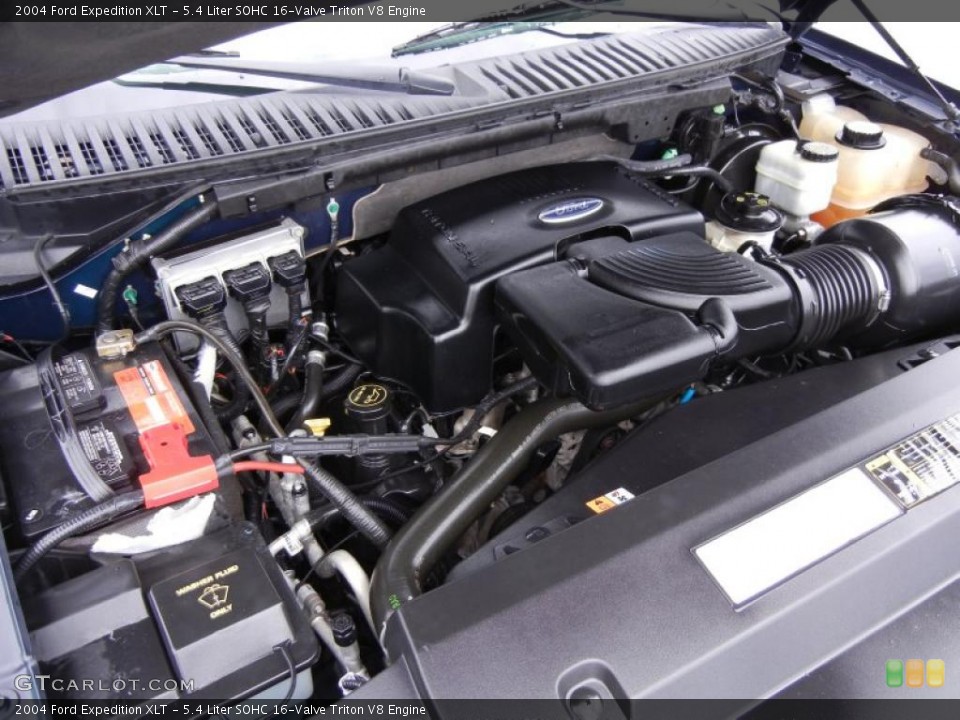 5.4 Liter SOHC 16-Valve Triton V8 Engine for the 2004 Ford Expedition #52767756