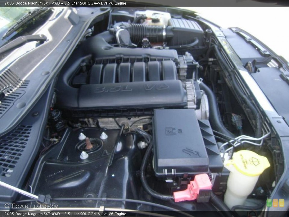 3.5 Liter SOHC 24-Valve V6 Engine for the 2005 Dodge Magnum #52801684