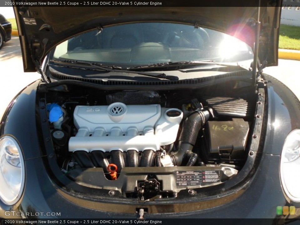 2.5 Liter DOHC 20-Valve 5 Cylinder Engine for the 2010 Volkswagen New Beetle #55252129