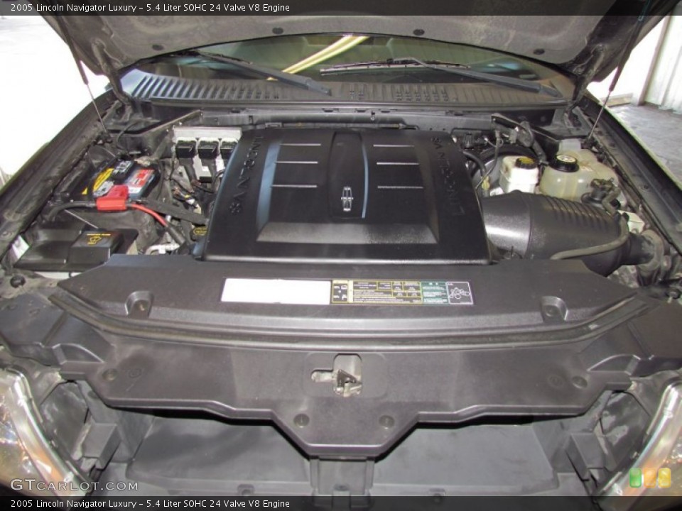 5.4 Liter SOHC 24 Valve V8 Engine for the 2005 Lincoln Navigator #55594597