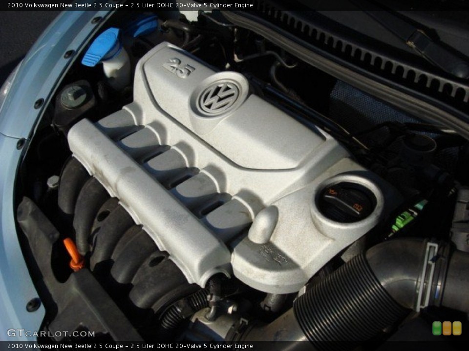 2.5 Liter DOHC 20-Valve 5 Cylinder Engine for the 2010 Volkswagen New Beetle #55784177