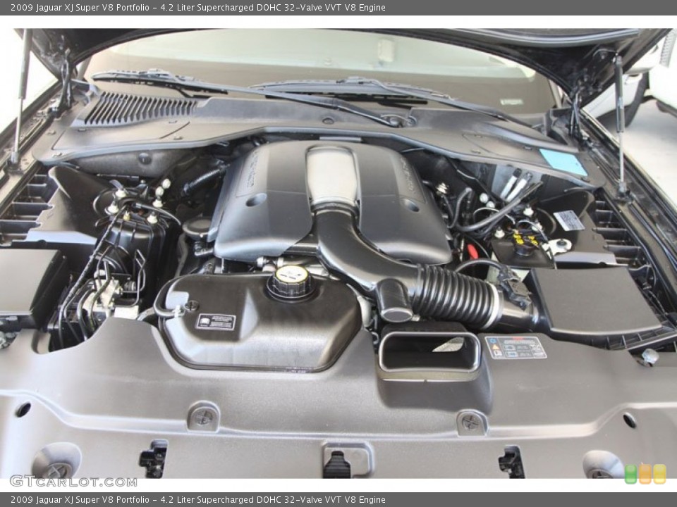 4.2 Liter Supercharged DOHC 32-Valve VVT V8 2009 Jaguar XJ Engine