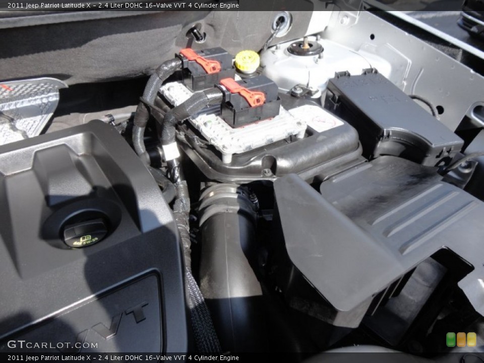 2.4 Liter DOHC 16-Valve VVT 4 Cylinder Engine for the 2011 Jeep Patriot #56689178