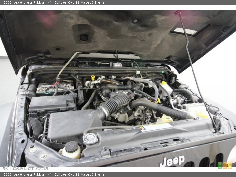 3.8 Liter OHV 12-Valve V6 2009 Jeep Wrangler Engine