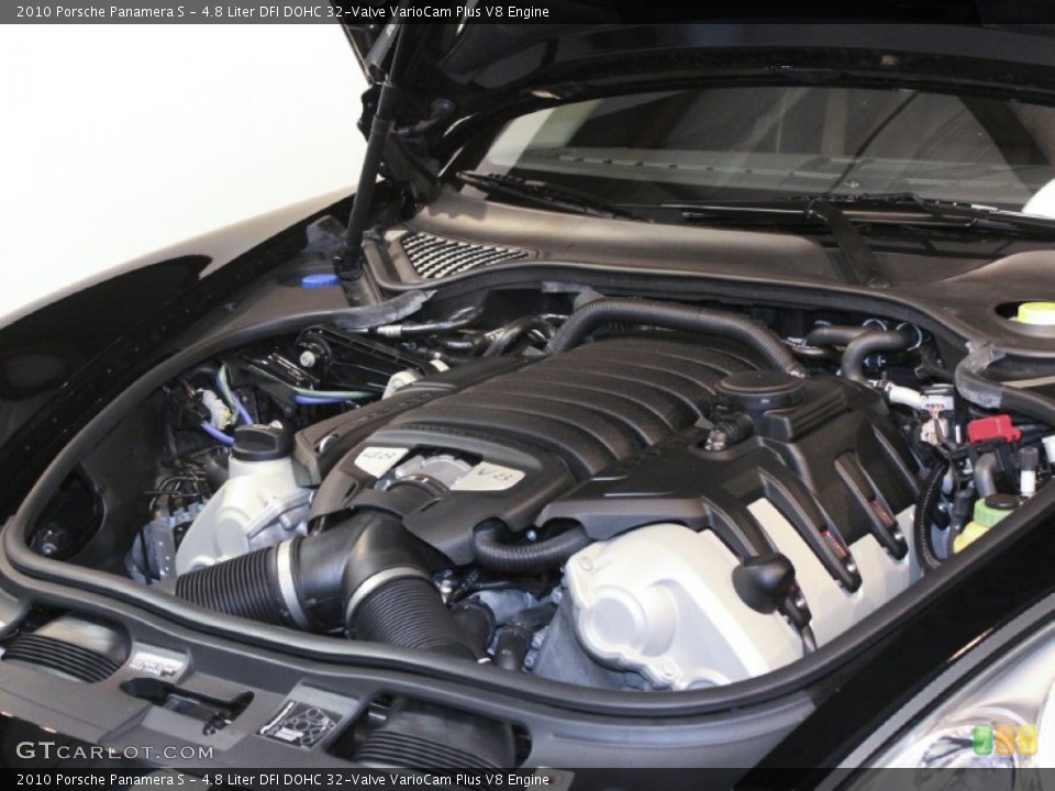 4.8 Liter DFI DOHC 32-Valve VarioCam Plus V8 Engine for the 2010 Porsche Panamera #57136270