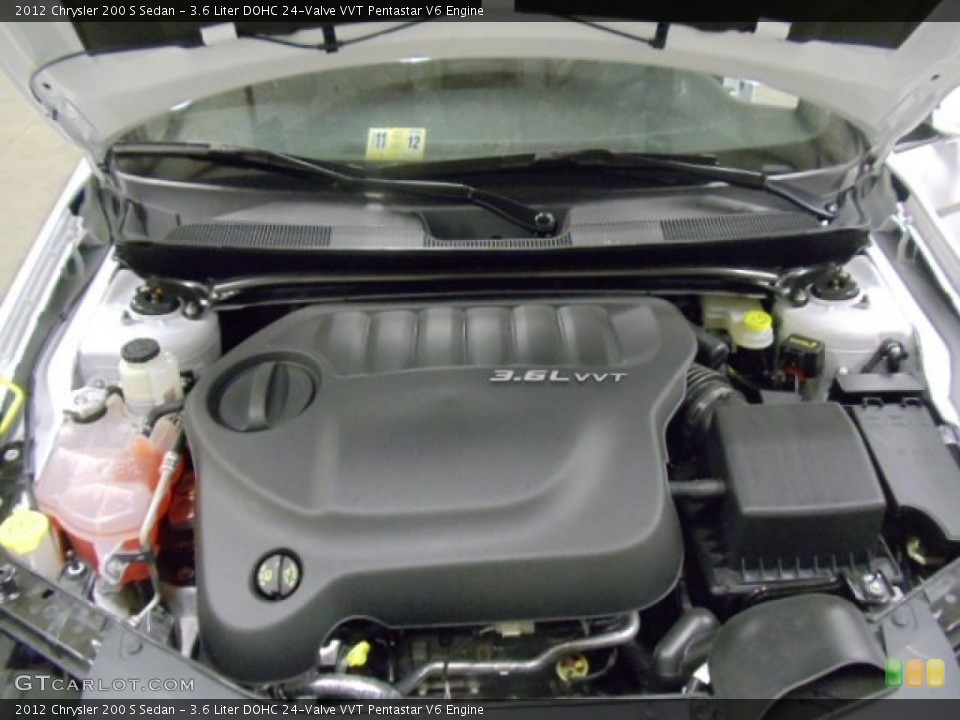 3.6 Liter DOHC 24-Valve VVT Pentastar V6 Engine for the 2012 Chrysler 200 #57720545