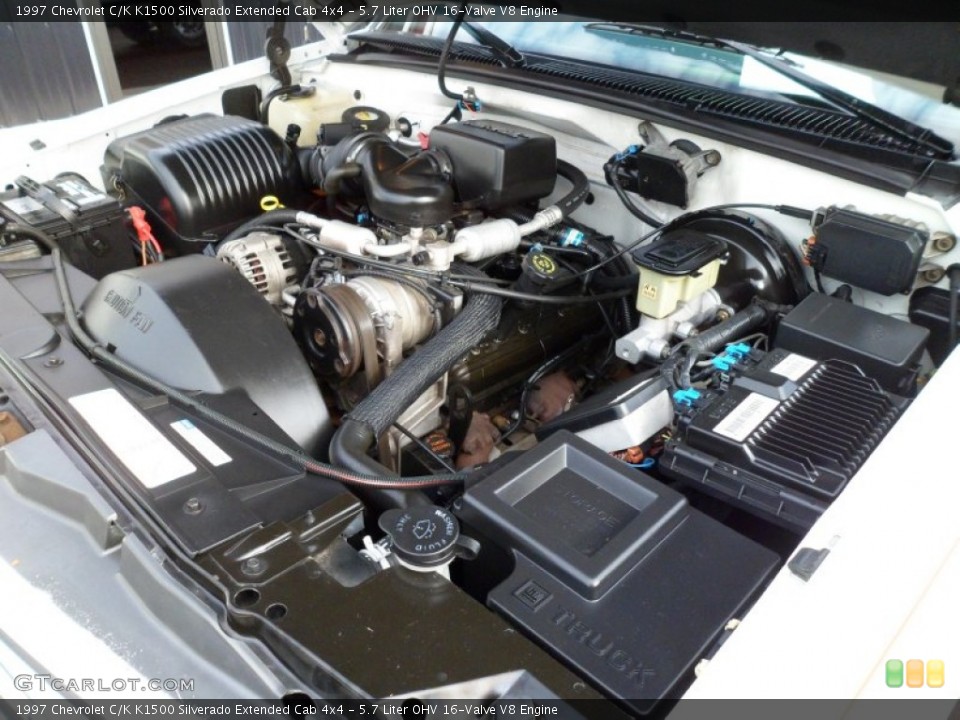 5.7 Liter OHV 16-Valve V8 Engine for the 1997 Chevrolet C/K #58924184