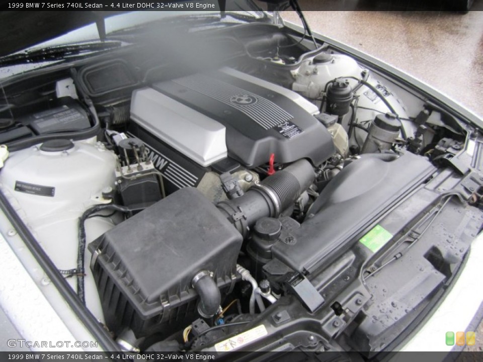 4.4 Liter DOHC 32-Valve V8 1999 BMW 7 Series Engine