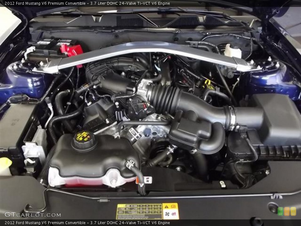 3.7 Liter DOHC 24-Valve Ti-VCT V6 Engine for the 2012 Ford Mustang #59668686