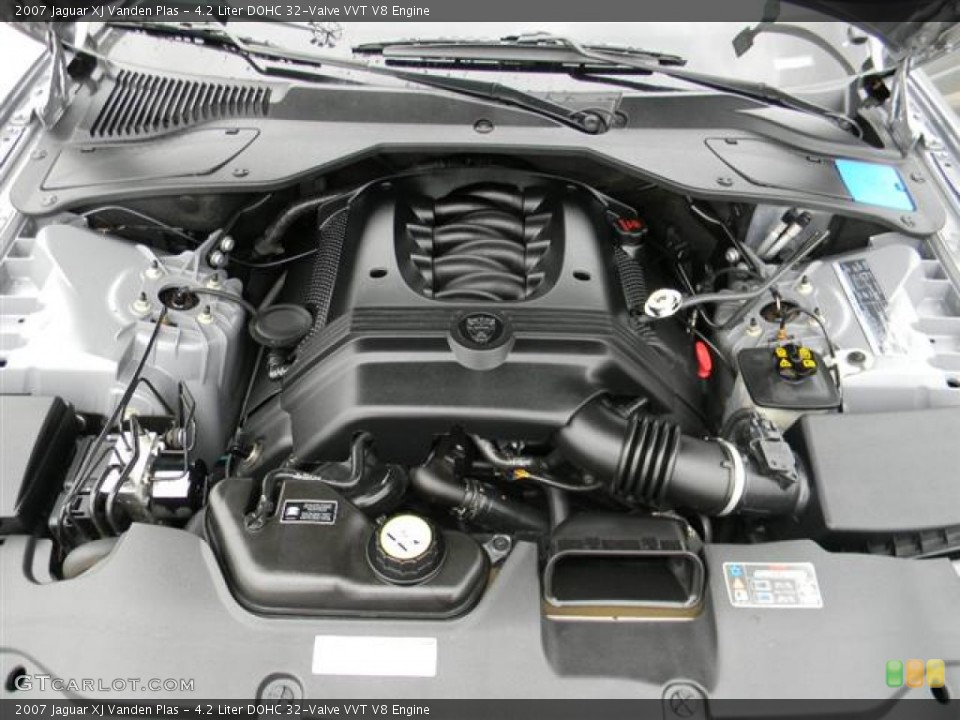 4.2 Liter DOHC 32-Valve VVT V8 2007 Jaguar XJ Engine