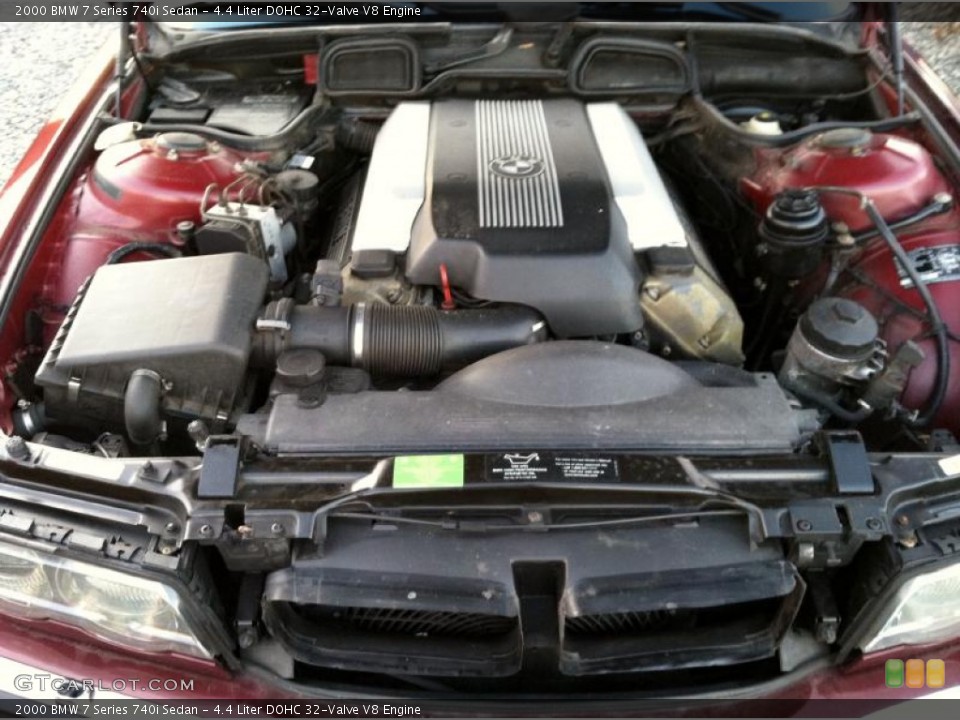 4.4 Liter DOHC 32-Valve V8 Engine for the 2000 BMW 7 Series #60641503