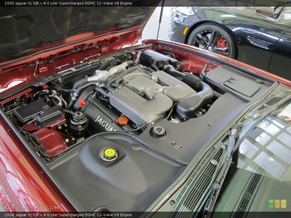 4.0 Liter Supercharged DOHC 32-Valve V8 2000 Jaguar XJ Engine