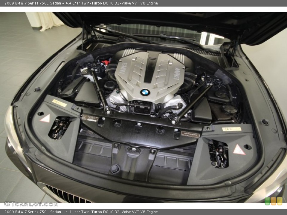 4.4 Liter Twin-Turbo DOHC 32-Valve VVT V8 Engine for the 2009 BMW 7 Series #60943854