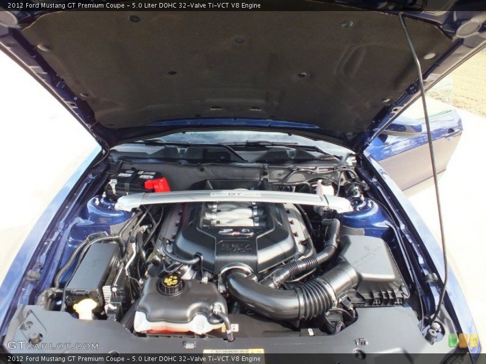 5.0 Liter DOHC 32-Valve Ti-VCT V8 Engine for the 2012 Ford Mustang #61348349