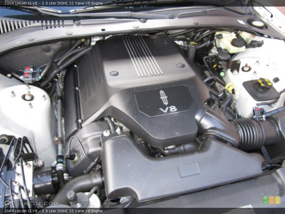 3.9 Liter DOHC 32 Valve V8 2004 Lincoln LS Engine