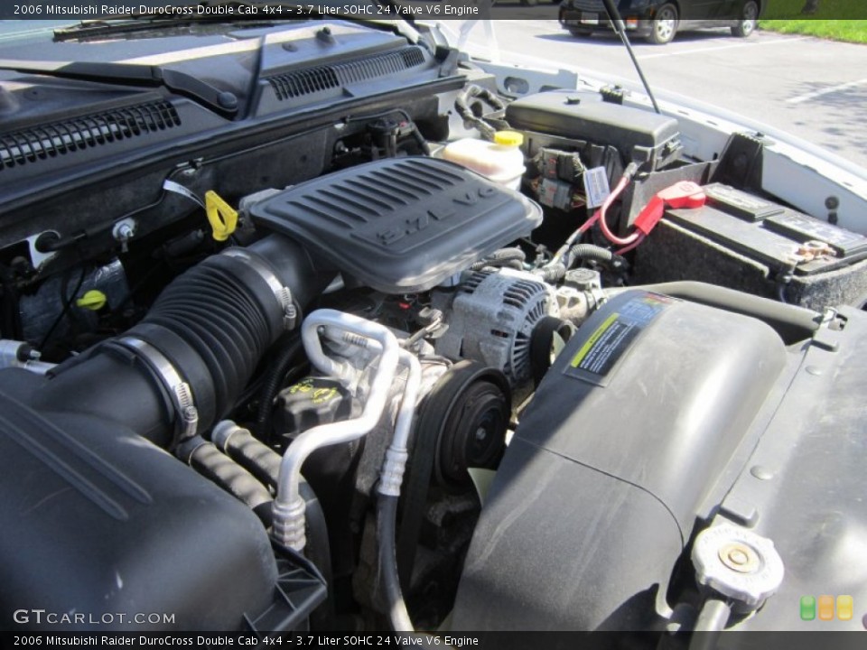 3.7 Liter SOHC 24 Valve V6 2006 Mitsubishi Raider Engine