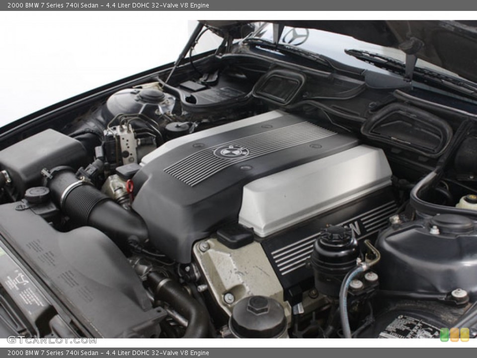 4.4 Liter DOHC 32-Valve V8 Engine for the 2000 BMW 7 Series #63754723